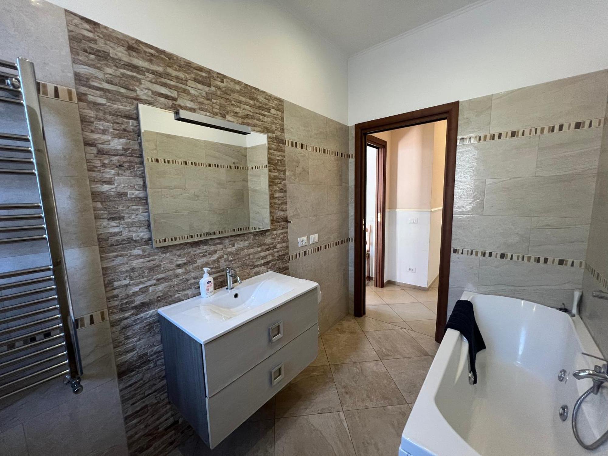 -5 Min From Bus Stop-Free Parking Rom Exterior foto